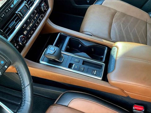 Used 2024 Nissan Pathfinder Platinum w/ Cargo Package image 17