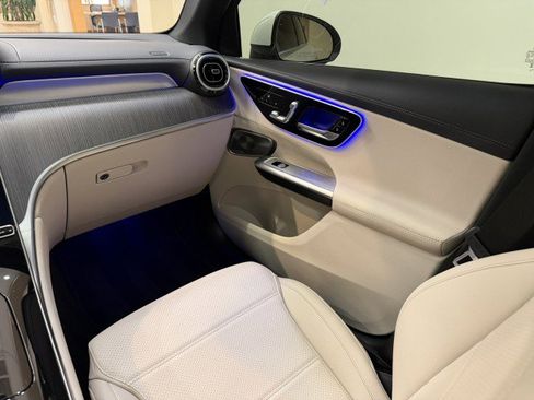 Certified 2024 Mercedes-Benz GLC 300 image 12