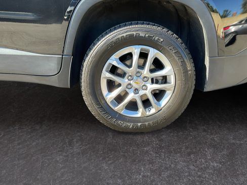 Used 2020 Chevrolet Traverse LT image 10