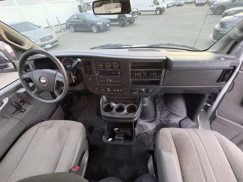 Used 2019 Chevrolet Express 2500 image 21