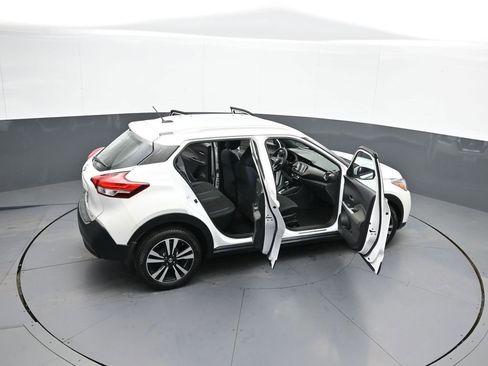 Used 2018 Nissan Kicks SV image 43