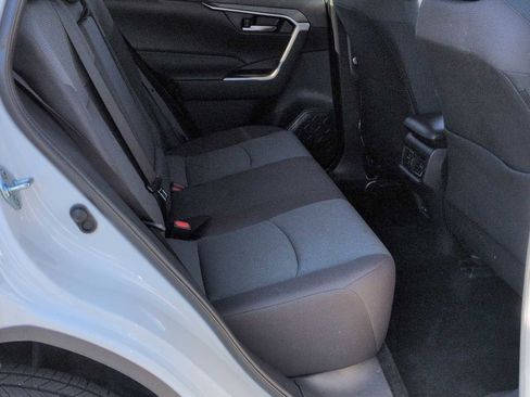 Used 2025 Toyota RAV4 XLE AWD/4WD image 21
