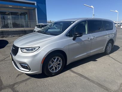 Used 2024 Chrysler Pacifica Touring-L