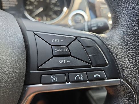 Used 2017 Nissan Rogue Sport SV AWD/4WD image 18