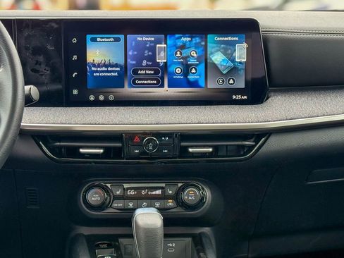 New 2026 Nissan Kicks SV w/ SV Premium Package FWD image 31