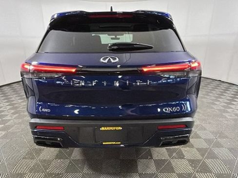 Used 2024 INFINITI QX60 Pure AWD/4WD image 3