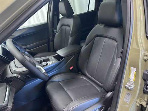 New 2026 Jeep Cherokee Overland image 8