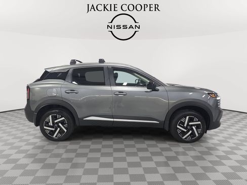 New 2026 Nissan Kicks SV w/ Cold Weather Package FWD image 4
