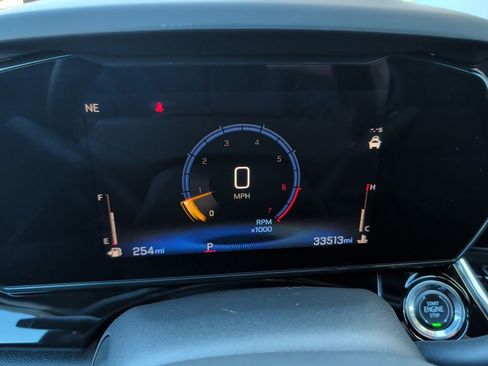 Used 2025 Chevrolet Trax RS FWD image 24