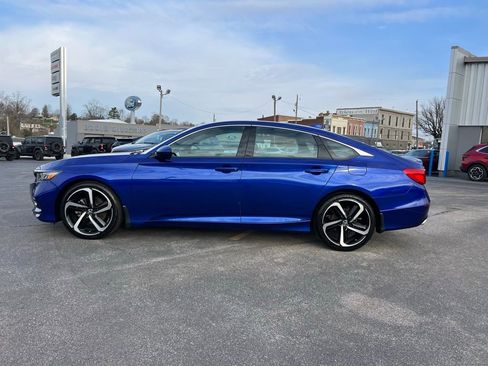 Used 2018 Honda Accord Sport image 3