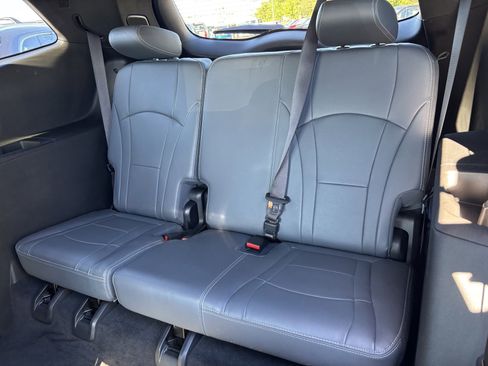 Used 2024 Buick Enclave Premium image 18