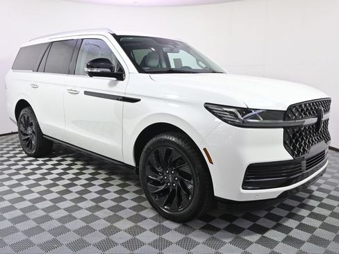 New 2026 Lincoln Navigator Black Label AWD/4WD image 8