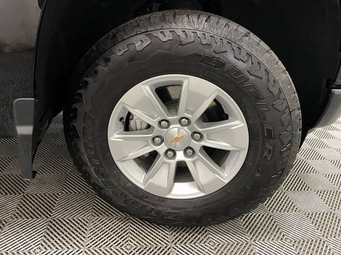 Used 2025 Chevrolet Silverado 1500 W/T w/ WT Value Package image 42