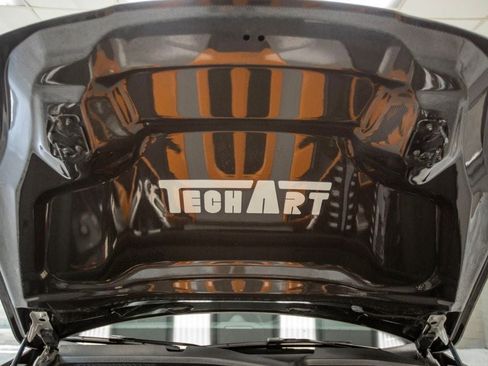 Used 2021 Porsche Cayenne Turbo image 8