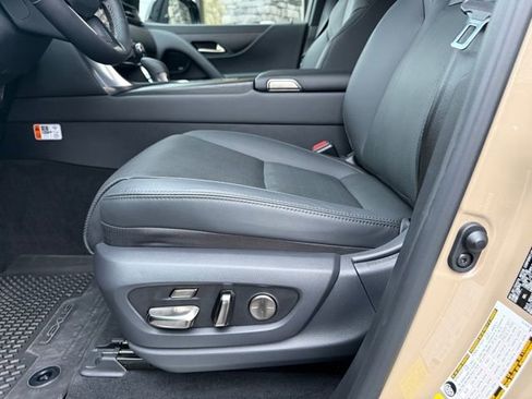 Used 2025 Lexus LX 700h Overtrail image 20