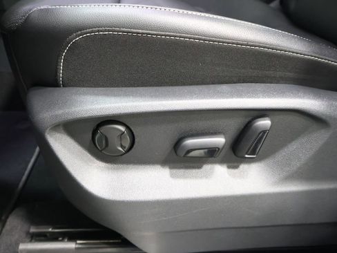 Used 2024 Volkswagen Atlas SE w/ Panoramic Sunroof Package image 14