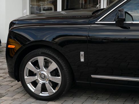 Certified 2024 Rolls-Royce Cullinan image 13