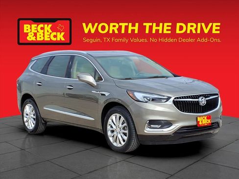 Used 2020 Buick Enclave Essence w/ Trailering Package, 5000 lbs. image 3
