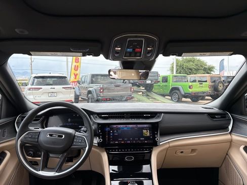 New 2026 Jeep Grand Cherokee Limited AWD/4WD image 38
