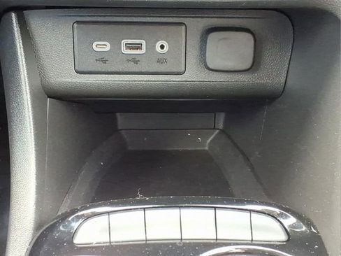 Used 2022 Buick Encore GX Preferred w/ Cold Weather Comfort Package image 21