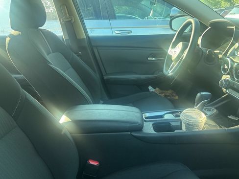 Used 2025 Nissan Sentra SV FWD image 8