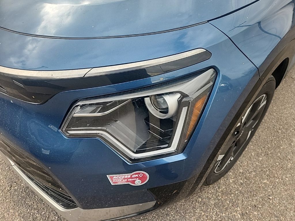 Certified 2024 Kia Niro Wind FWD image 6