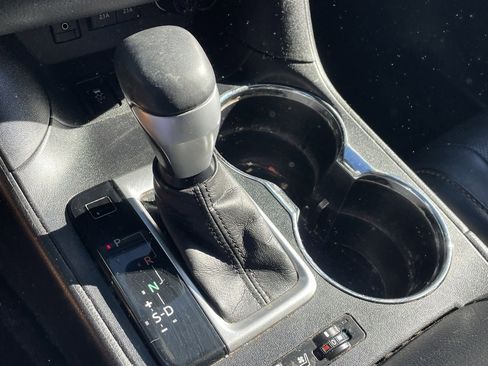 Used 2017 Toyota Highlander Limited image 5