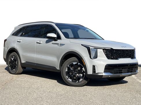 New 2026 Kia Sorento S image 2
