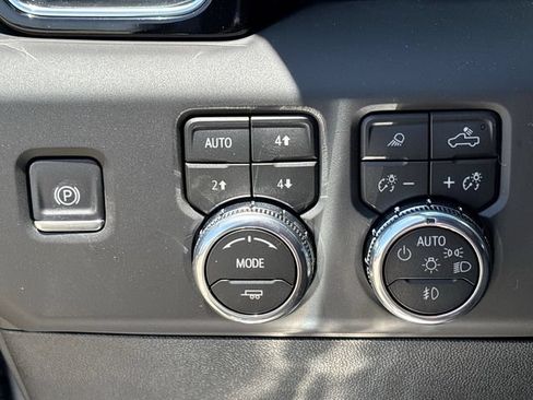 New 2026 GMC Sierra 2500 Denali Ultimate AWD/4WD image 18
