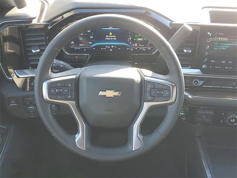 Used 2025 Chevrolet Silverado 2500 LT image 15
