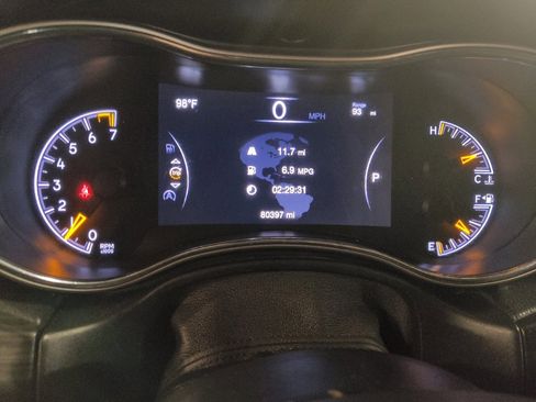 Used 2019 Jeep Grand Cherokee Laredo RWD image 23