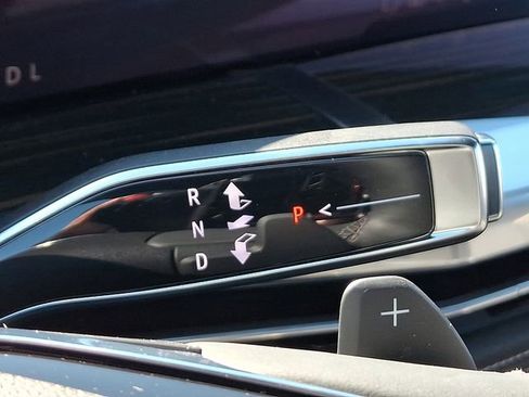 Certified 2025 Cadillac Escalade Premium Luxury image 15