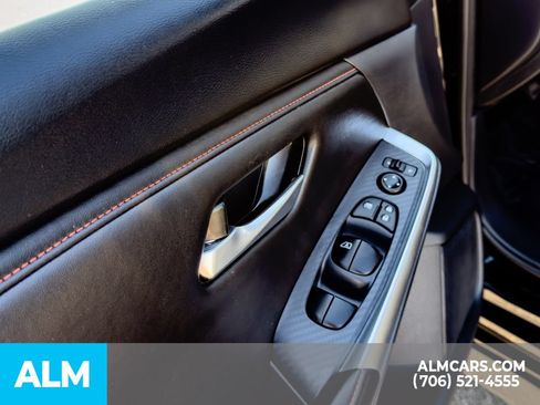 Used 2025 Nissan Sentra SR FWD image 10