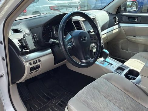 Used 2014 Subaru Outback 2.5i Premium AWD/4WD image 2