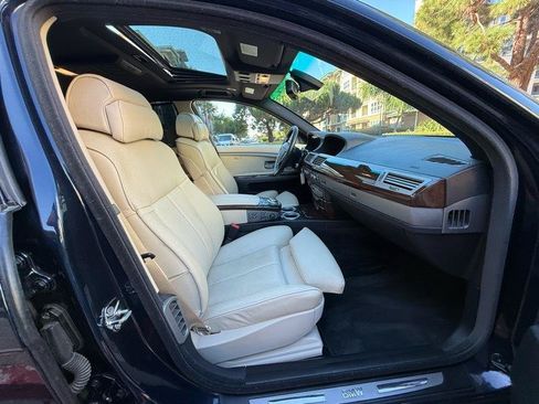 Used 2007 BMW 750i RWD image 53