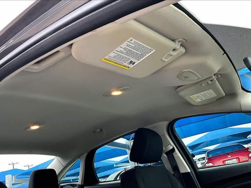 Used 2017 Ford Focus SE image 14