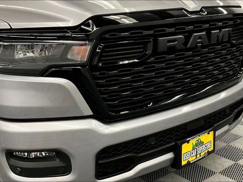 Used 2025 RAM 1500 Big Horn AWD/4WD image 35