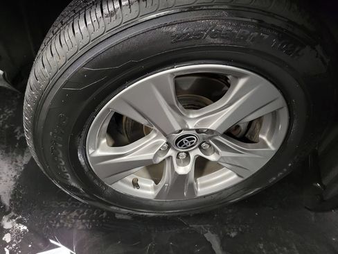 Used 2024 Toyota RAV4 XLE w/ Convenience Package AWD/4WD image 10