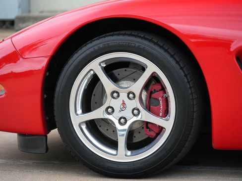 Used 2004 Chevrolet Corvette Convertible w/ Preferred Equipment Group RWD image 25