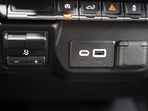 Used 2022 Chevrolet Silverado 1500 RST image 26