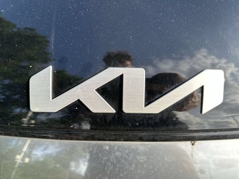 Used 2024 Kia Sportage SX FWD image 27