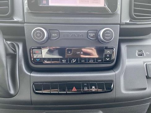 Used 2024 RAM ProMaster 2500 w/ Convenience Group image 24