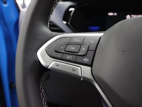 Used 2022 Volkswagen Taos SE image 16