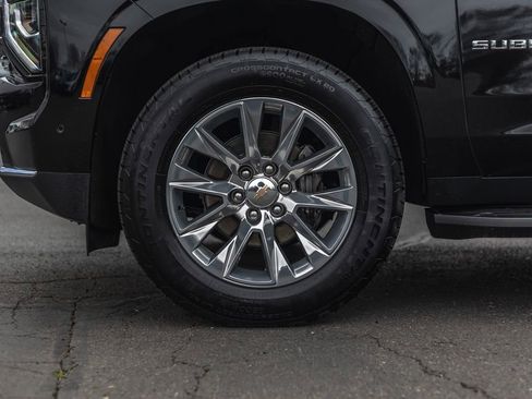 Used 2025 Chevrolet Suburban Premier image 13