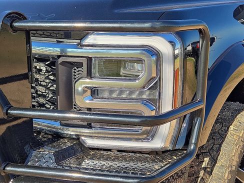 Used 2025 Ford F450 Platinum w/ FX4 Off-Road Package AWD/4WD image 10