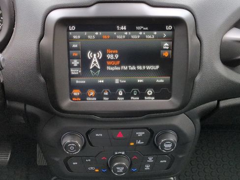 Used 2023 Jeep Renegade Trailhawk w/ Trailer Tow Group AWD/4WD image 18