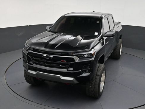 Used 2025 Chevrolet Colorado Z71 AWD/4WD image 19