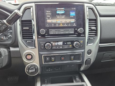 Used 2024 Nissan Titan SV w/ SV Convenience Package image 8