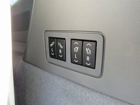 Certified 2024 Cadillac XT6 Premium Luxury w/ LPO, Floor Liner Package image 31