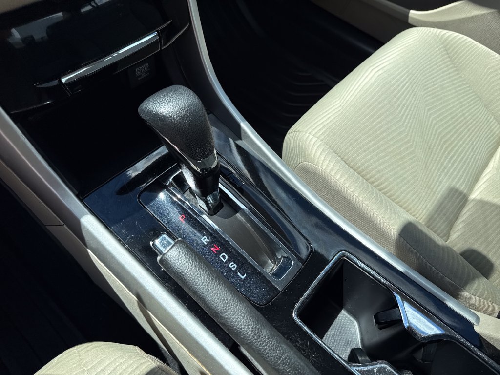 Used 2016 Honda Accord LX image 25
